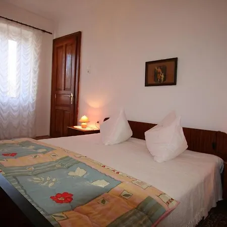Apartment In Silo/insel Krk 13547