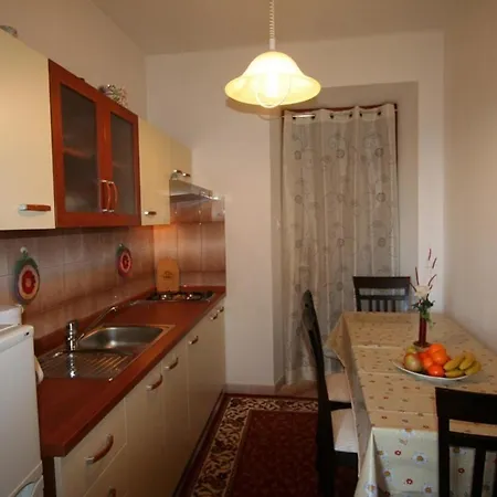 Apartment In Silo/insel Krk 13547