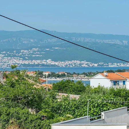 Apartment In Silo/insel Krk 13547